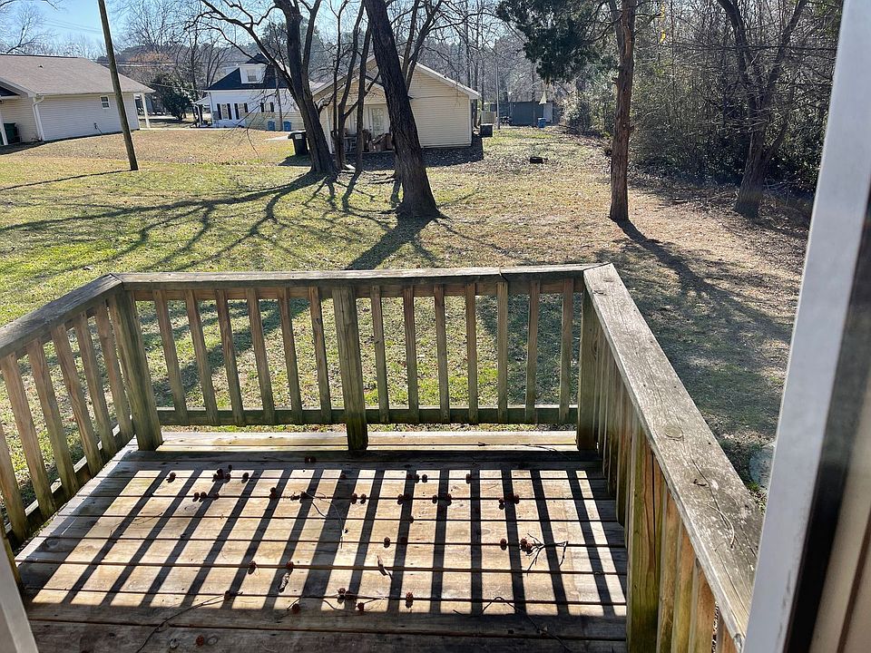 1st image of 421 Watson Ln #4