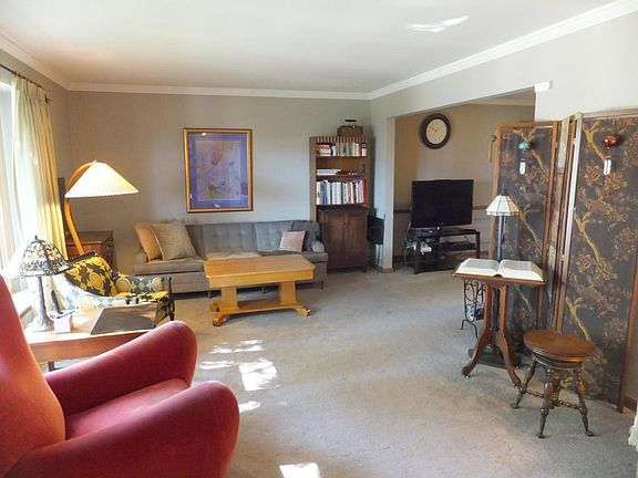 3rd image of 4793 Winterset Dr
