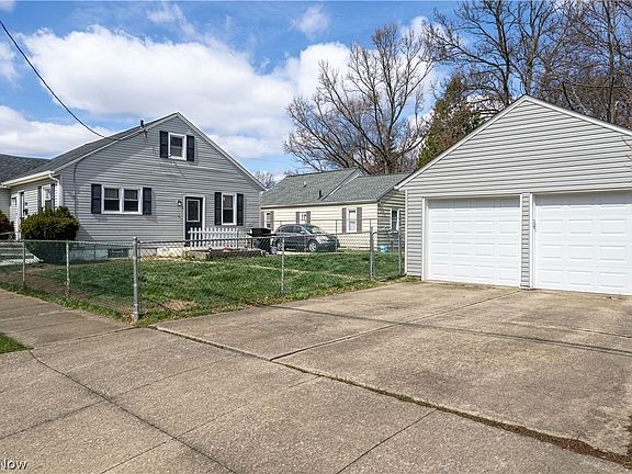 3rd image of 2955 Shelburn Ave