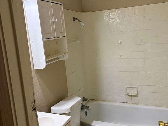 5th image of 1920 Windsor Ave