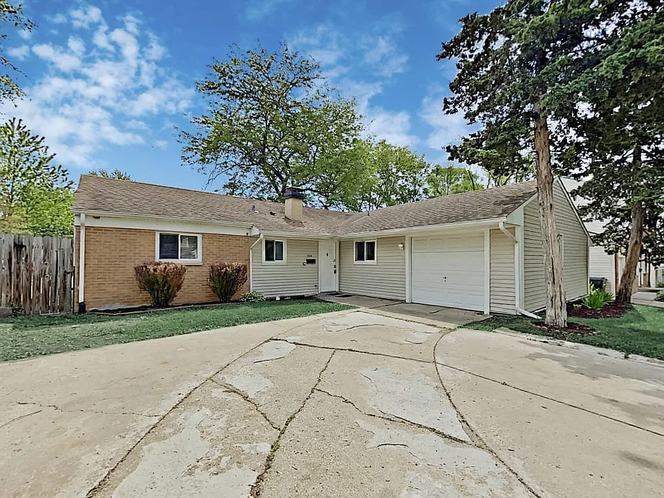1391 Westchester Dr