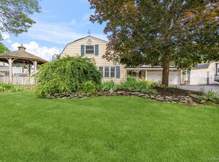4 Bridle Path, Farmingville, NY 11738