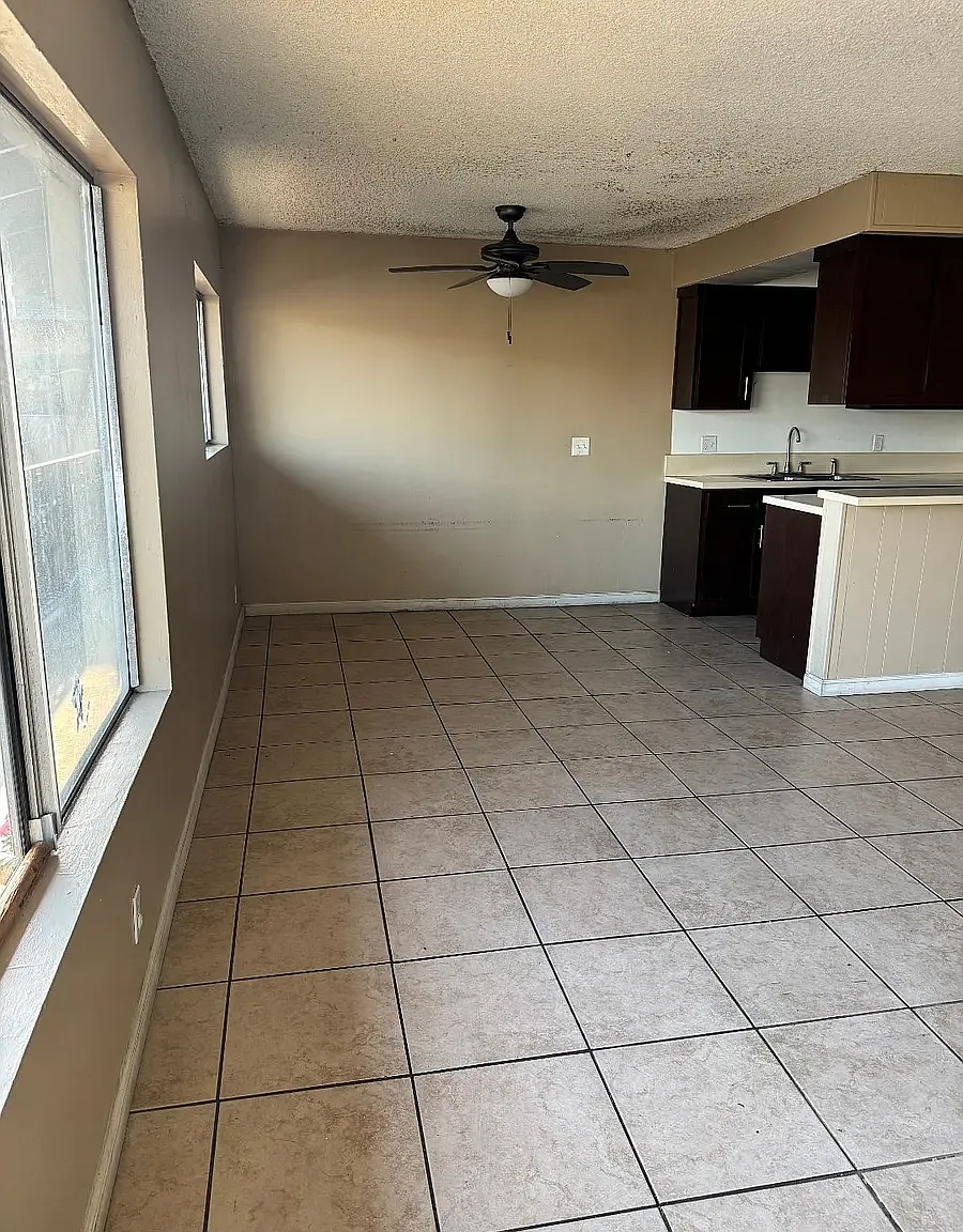 2 bed, 800 sqft, $2,200 — Photo 3