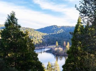 400 Wylerhorn Dr, Crestline, CA 92325