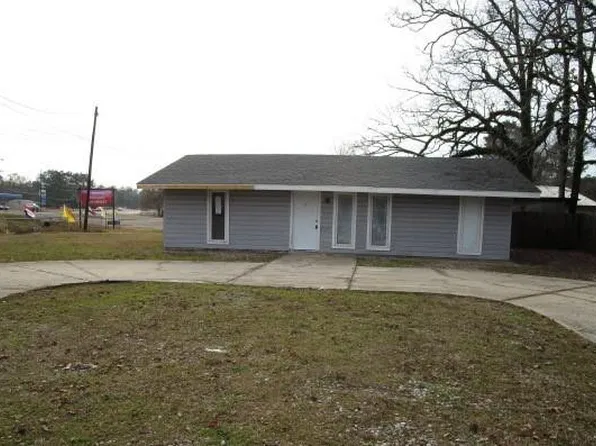 101 Jenkins Dr, Pineville, LA 71360