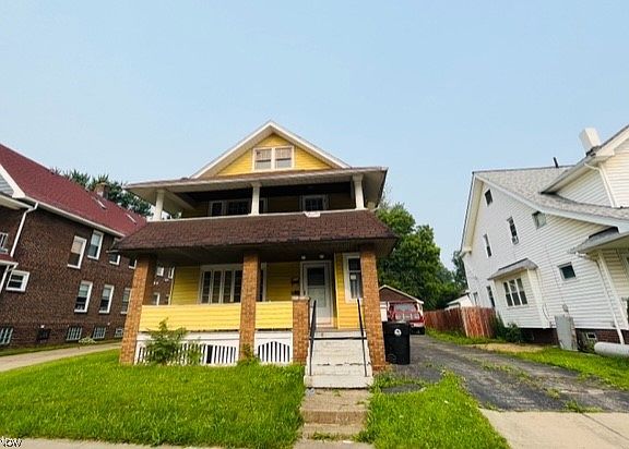 3rd image of 3372/3374 W 105th St