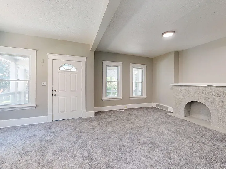 3222 W 94th St — Photo 28