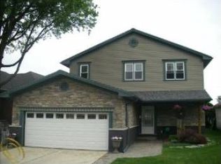 31011 Adams Dr, Gibraltar, MI 48173