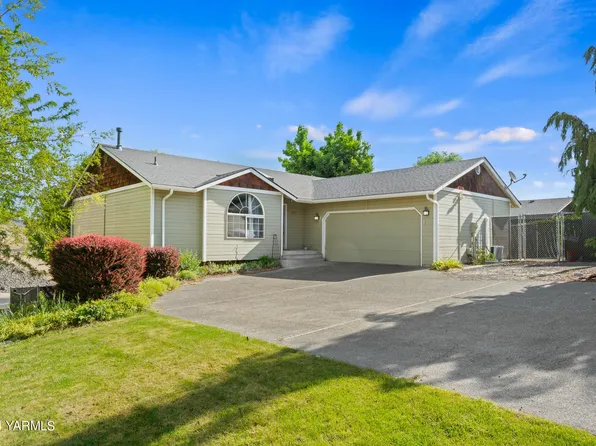 905 W 5th Ave, Selah, WA 98942