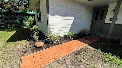 4th image of 7957 Longridge Dr
