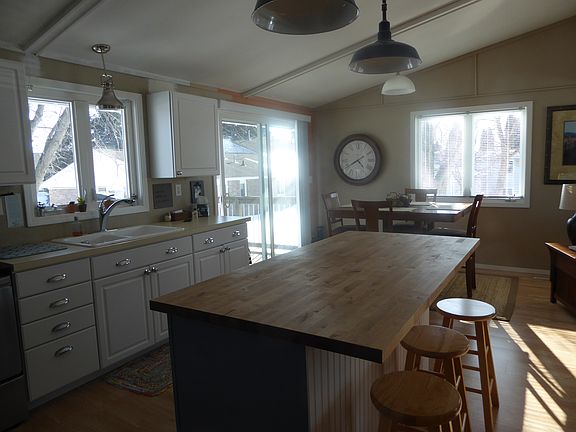 4th image of 745 Caleta Pl