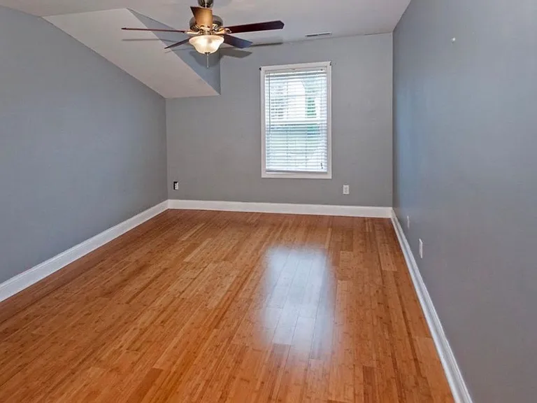6909 Gates Ln — Photo 11