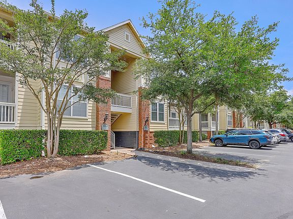 3rd image of 1600 Long Grove Dr Unit 826