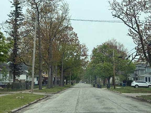 5th image of 315 W Forest Ave