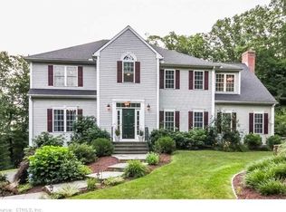 34 Woodbine Ln, Newtown, CT 06470