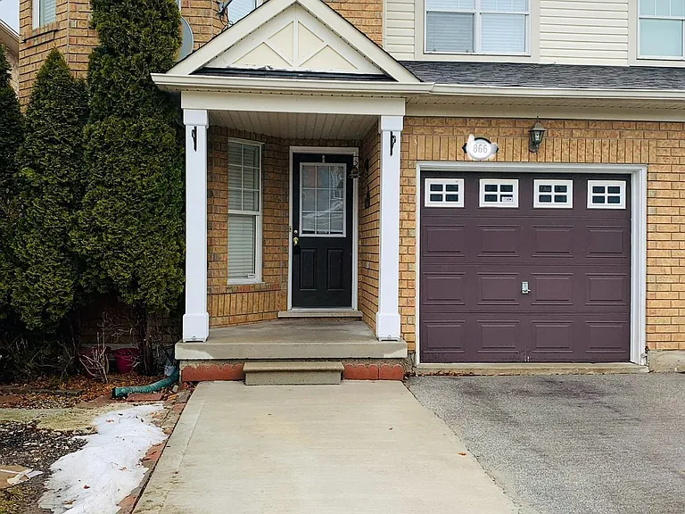 866 Shepherd Pl — Photo 2