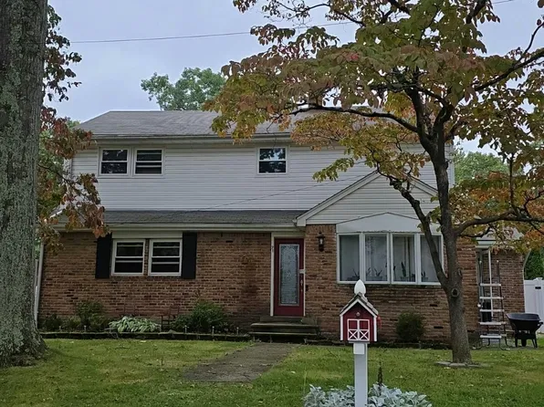 71 Vine Ave, West Milford, NJ 07480