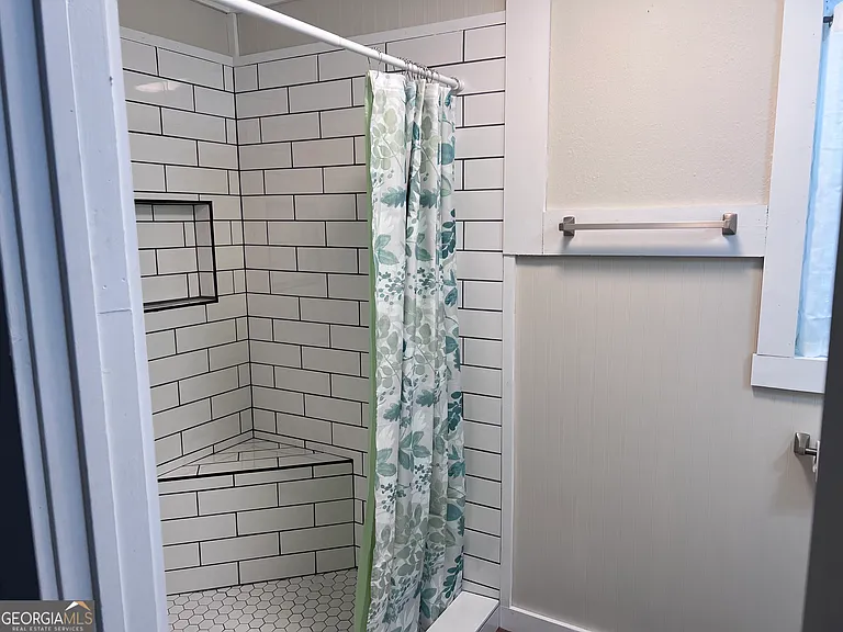 66 Logan Ln — Photo 14