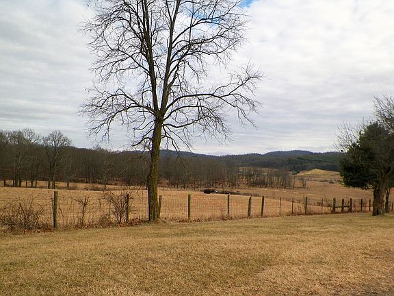 2nd image of 302 Scenic Trl