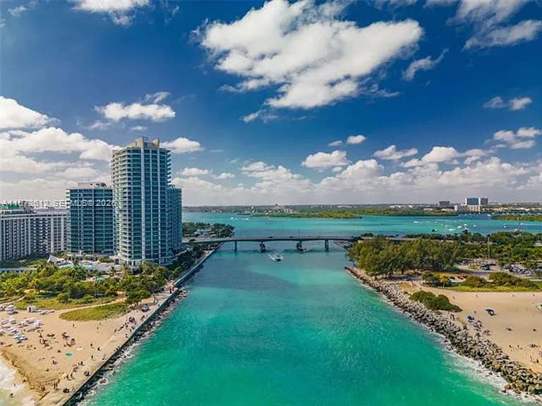 10295 Collins Avenue Cu #1605 — Photo 42