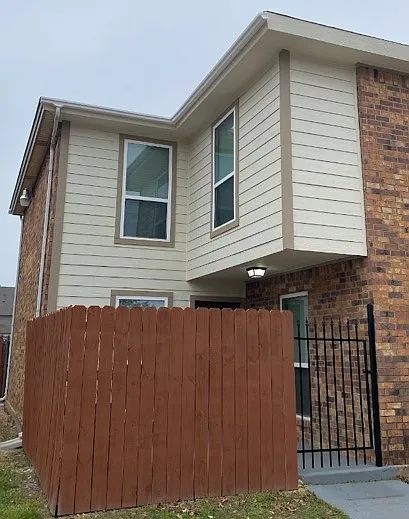 Energy Efficient Window and Siding-Private Courtyard