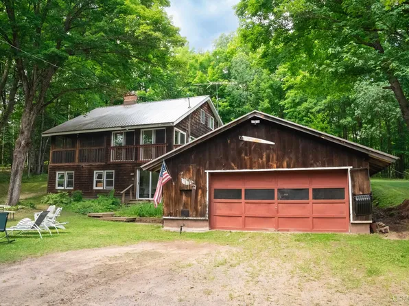 153 Maple Ridge Rd, Negaunee, MI 49866