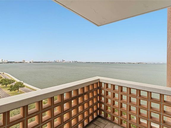 2nd image of 4015 BAYSHORE BOULEVARD #12B