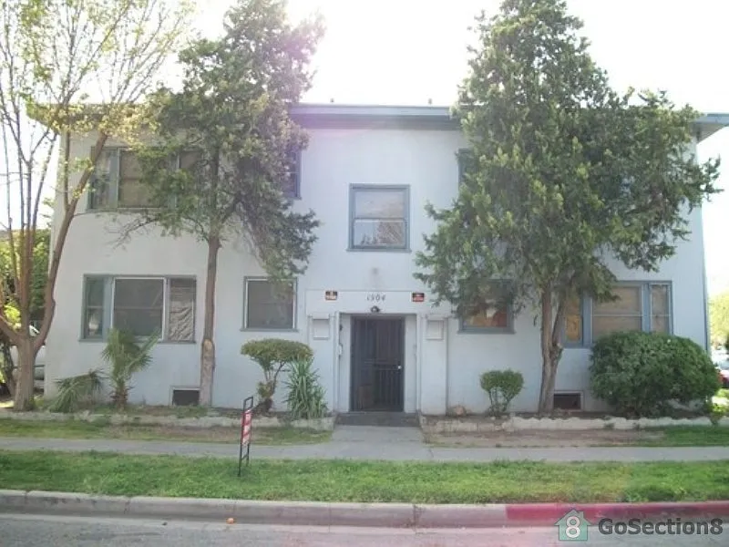 1904 I St APT 1 photo 1