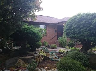 910 N 77th St, Seattle, WA 98103