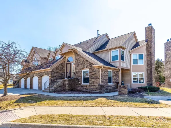 80 Willow Pkwy, Buffalo Grove, IL 60089