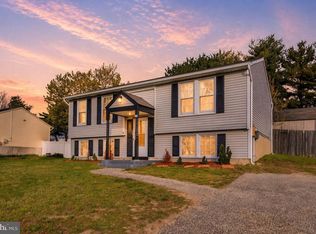 31 Decatur Ln, Sicklerville, NJ 08081