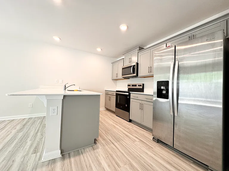 5124 Hyrule Dr — Photo 4