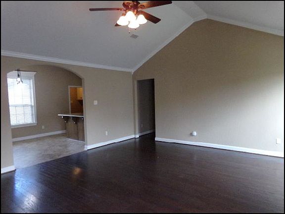 3rd image of 2305 Richland Park Dr