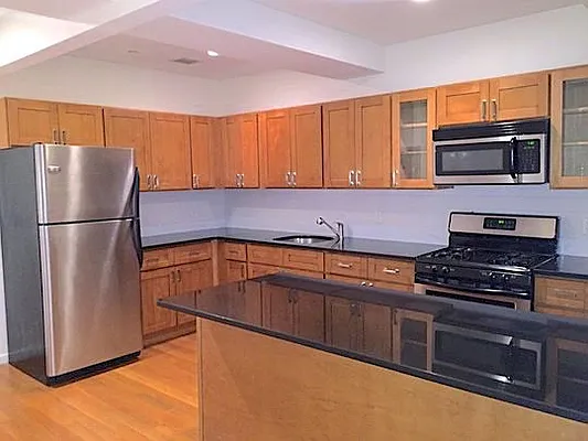 Rented by Astoria Realty | media 2