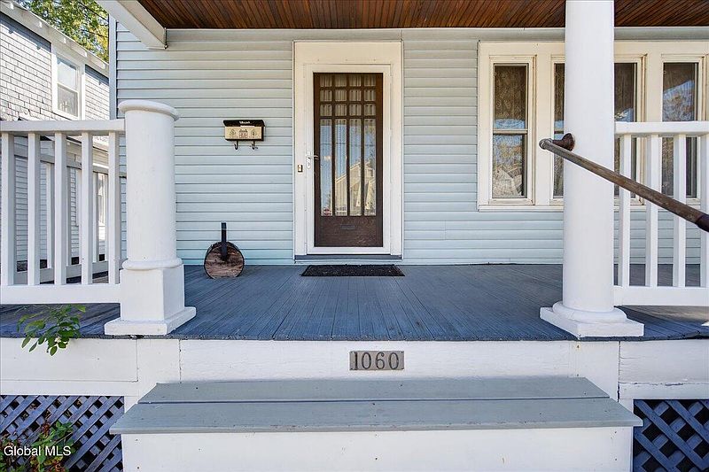 2nd image of 1060 Keyes Avenue