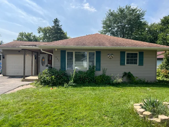 803 Navajo Dr, Carpentersville, IL 60110