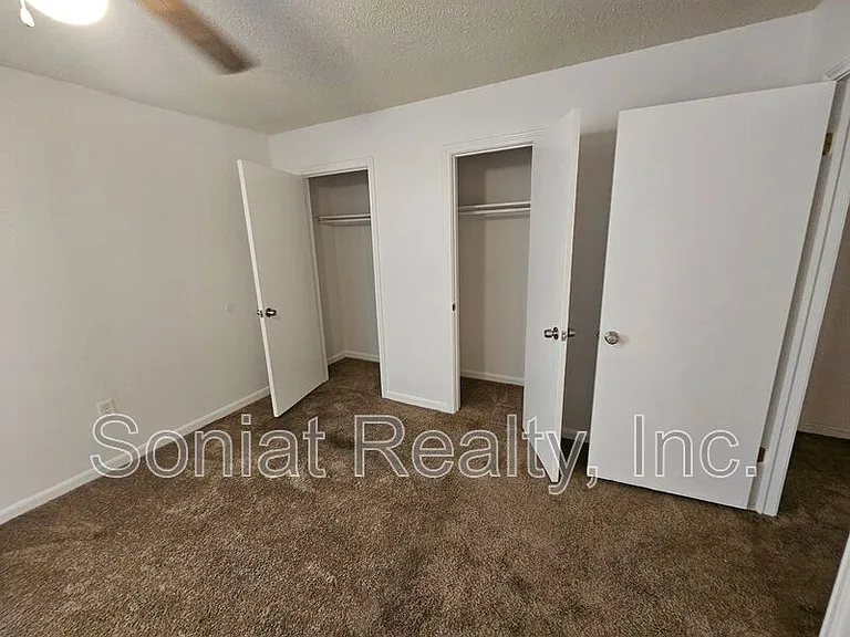 2131 Carondelet St #3 — Photo 9