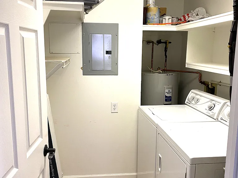 634 W 2nd St #306 — Photo 21