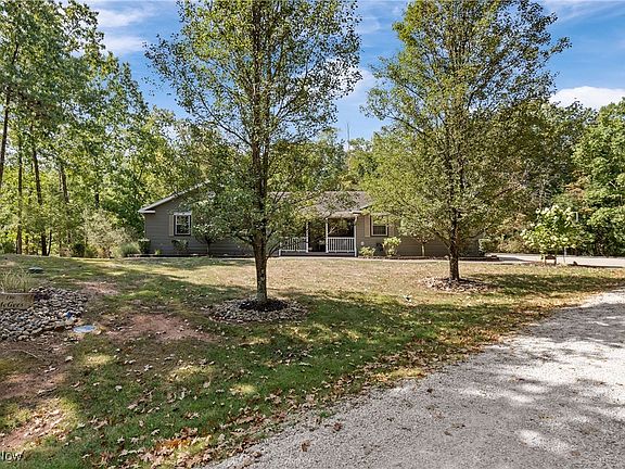 4th image of 56645 Skyline Dr