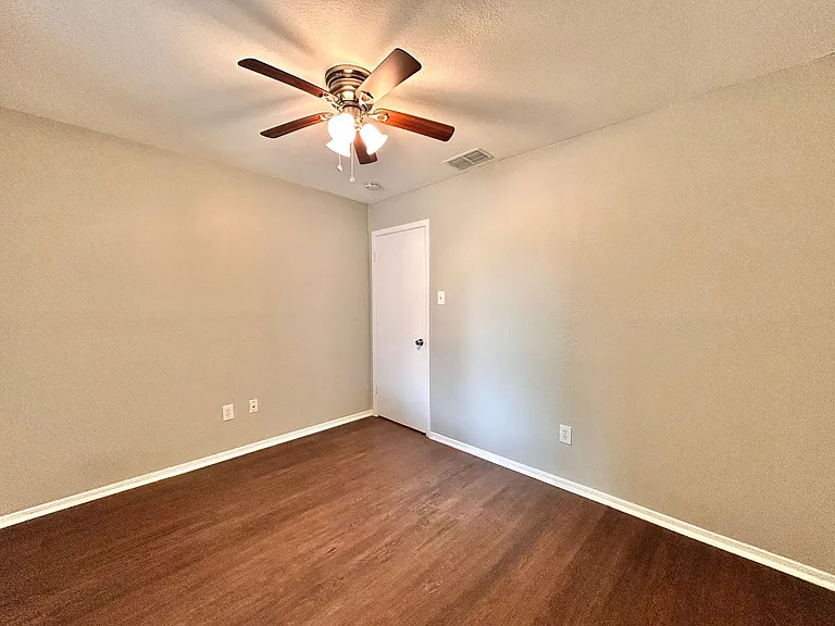 3305 Oak Aly — Photo 16