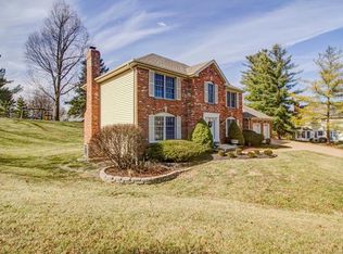 1005 Des Peres Woods Ct, Saint Louis, MO 63131