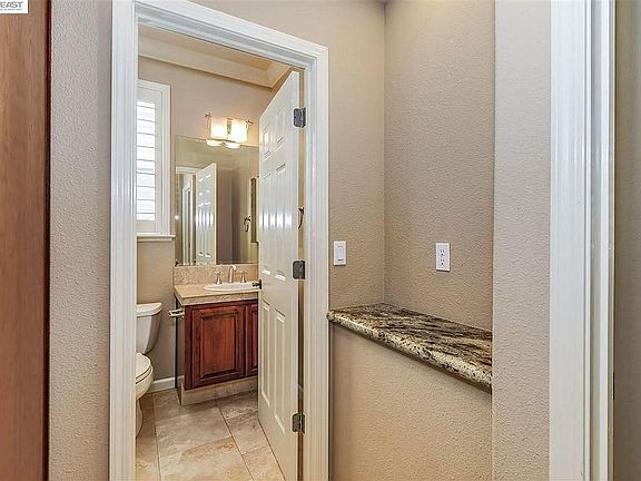 4th image of 5461 Fairway Ct