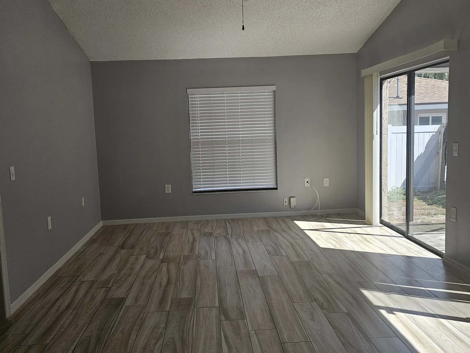 2/2 in Gulf Gate- pet ready, available now — Photo 4