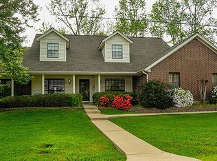 2222 Shannon Dr, Huntsville, TX 77320