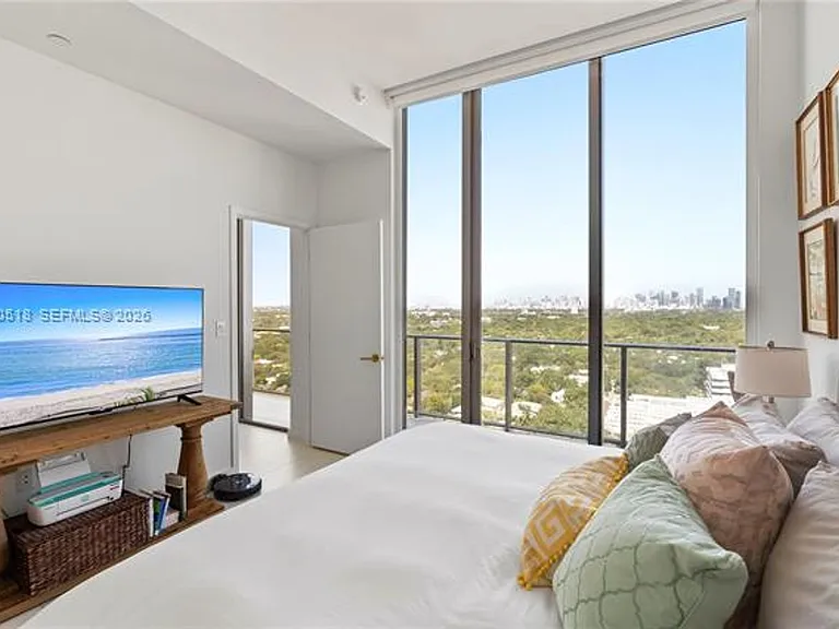 2678 Tigertail Ave #Penthouse CU-4 — Photo 28