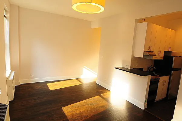 Rented by Metropolis Real Estate of Manhattan | media 7