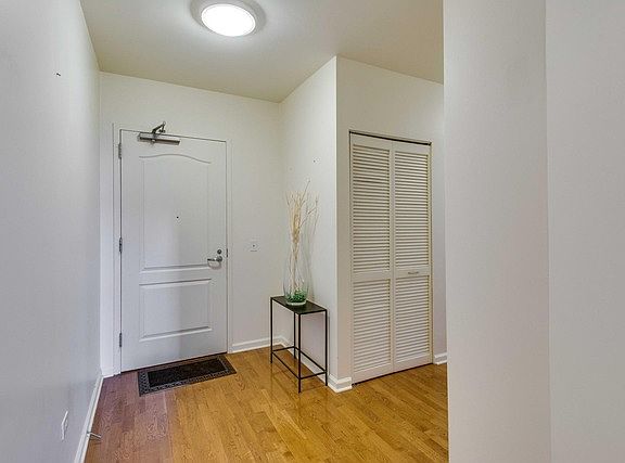 3rd image of 125 S Jefferson St #1707