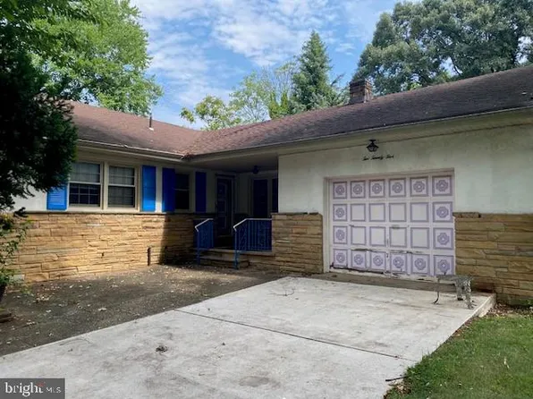 225 W Landing Rd, Blackwood, NJ 08012