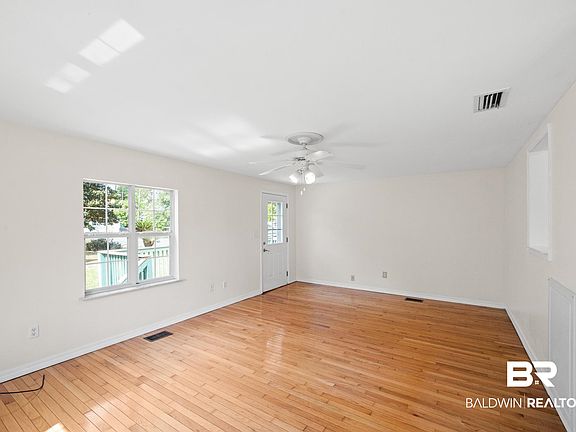 3rd image of 390 Maria Dr