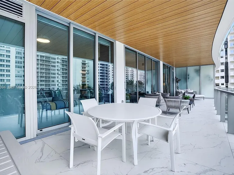 5775 Collins Ave #405 — Photo 18